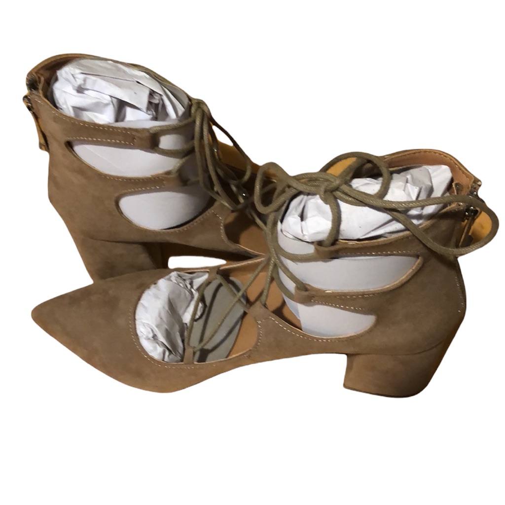 757 Report Lace Up Block Heel